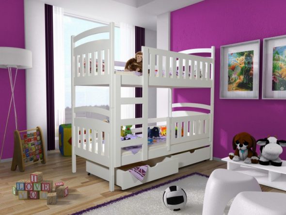 двухэтажную кроватку для двоих детей