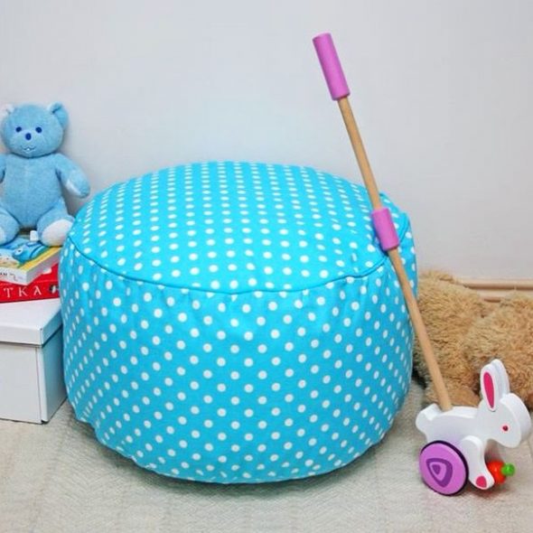 бескаркасный пуф для детских комнат из ткани