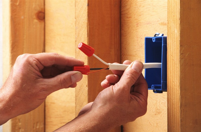 Как сделать деревянную перегородку с дверью