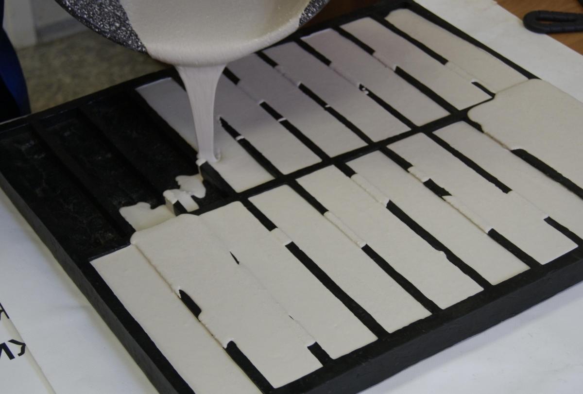 Формы позволяют изготавливать гипсовую плитку одинакового размера в любом количестве 
