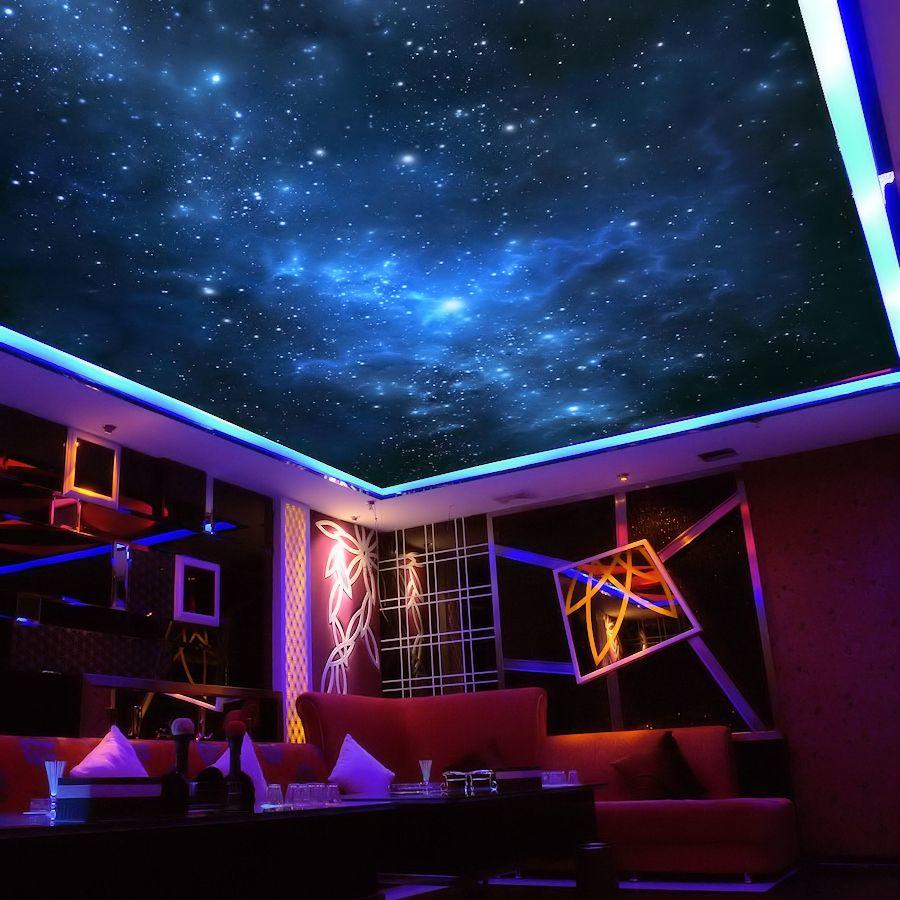 Натяжной потолок «Звездное небо» обязательно станет главным акцентом в дизайне гостиной комнаты