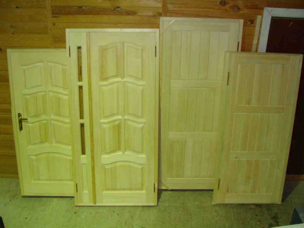 Самодельные деревянные двери