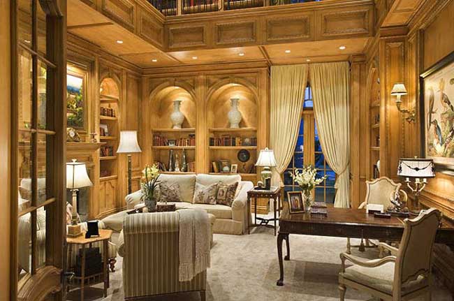 Дизайн гостиной в классическом стиле в золотистых тонах