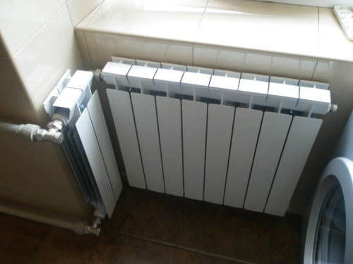 Фото: Монтаж радиатора в условиях ограниченного пространства