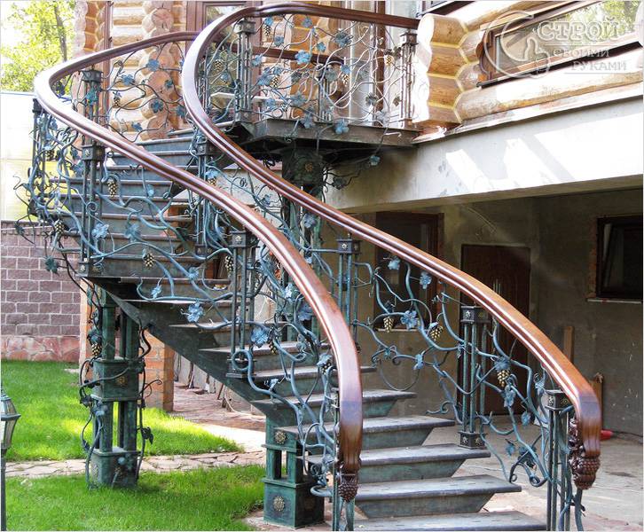 Декорирование металлических лестниц