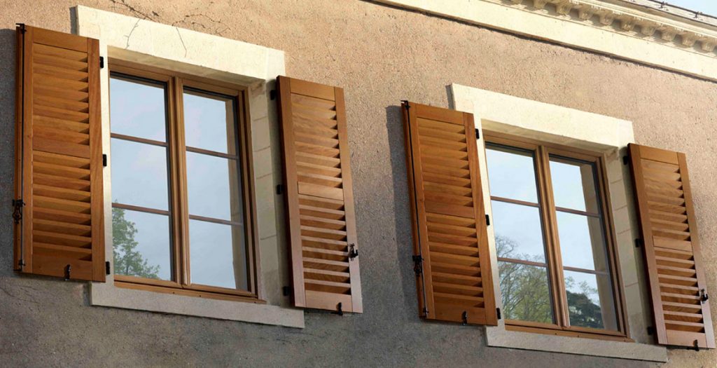 Деревянные наружные и внутренние ставни на окна